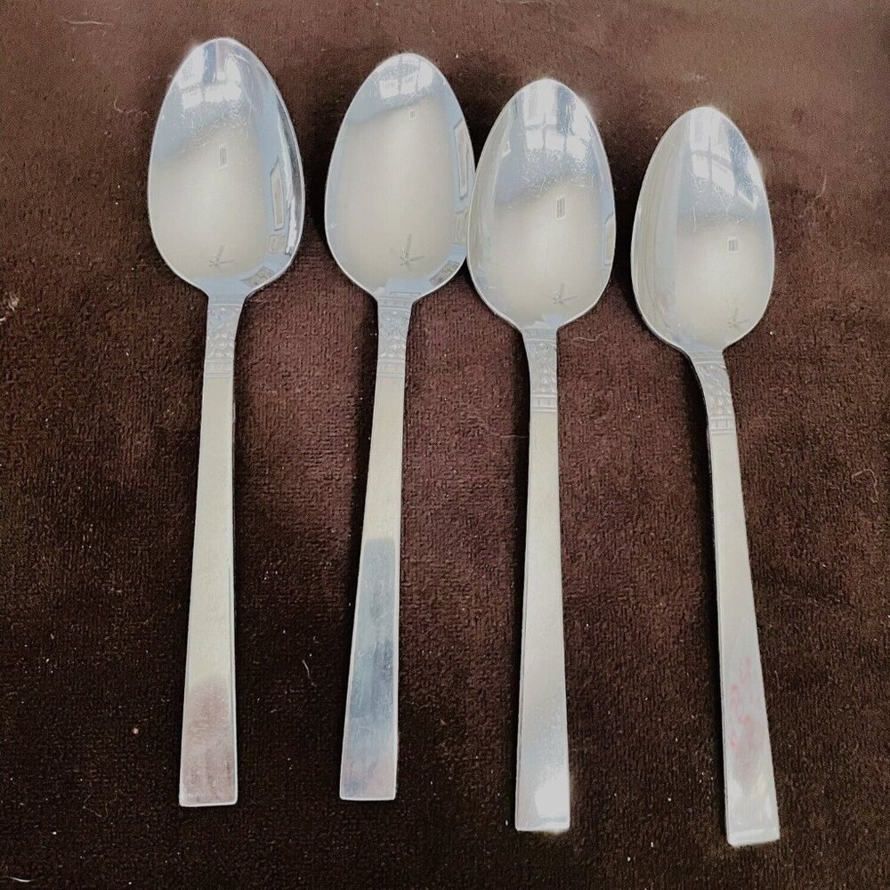 WM A ROGERS Stainless Northland Pattern Teaspoons Set of 4